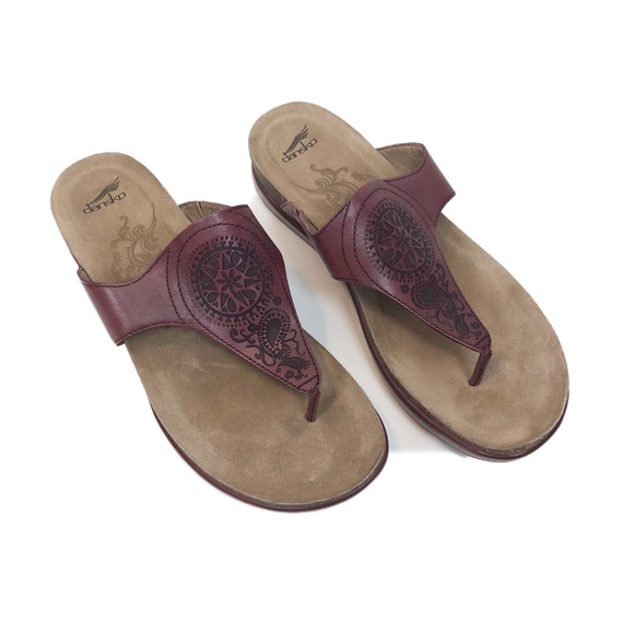 dansko flip flops